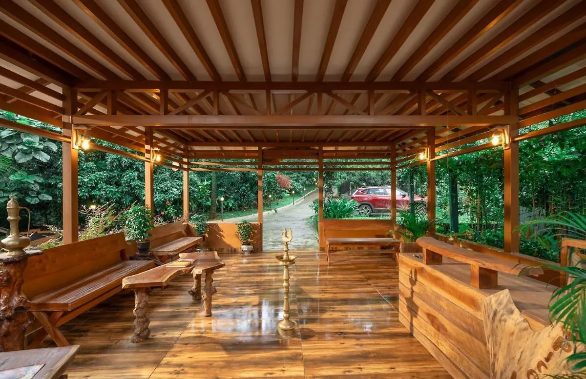 De Spicewoods, 4Bhk Pool Villa, Breakfast Kalpetta